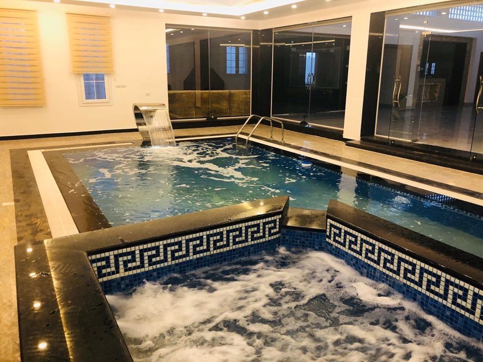 أعمال رخام - مسبح أو أرضيات خارجية